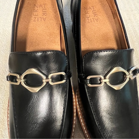 NEW Naturalizer Cabaret Loafers Sz 9 Wide Black Chunky Lug Sole Platform Buckle - Picture 5 of 7